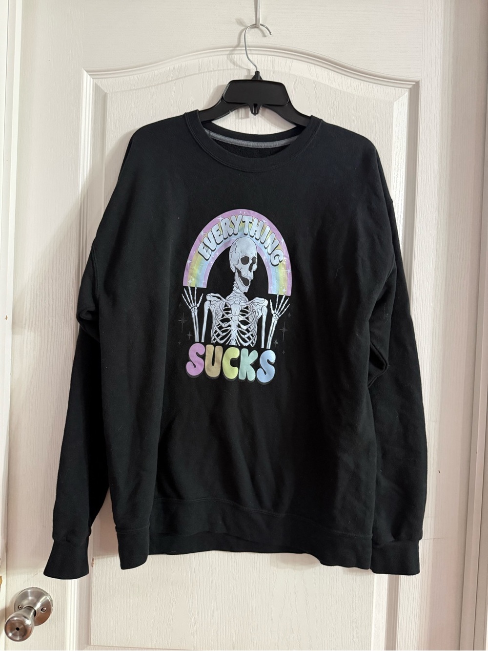 Women’s Skeleton Everything Sucks Sweatshirt Sz L. AG-244
